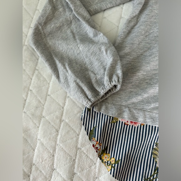 LOFT | Grey Lightweight Sweater with Striped Floral Shirt Detail | Size Small - Picture 3 of 8